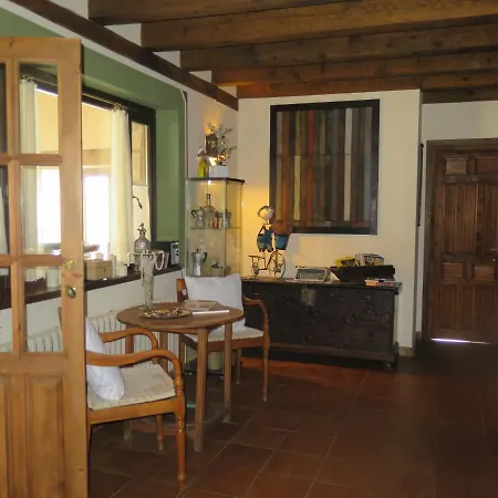 La Casona De A 6km De Pedraza Con Piscina Hébergement de vacances Requijada