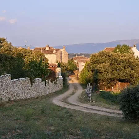 Hébergement de vacances La Casona De A 6km De Pedraza Con Piscina